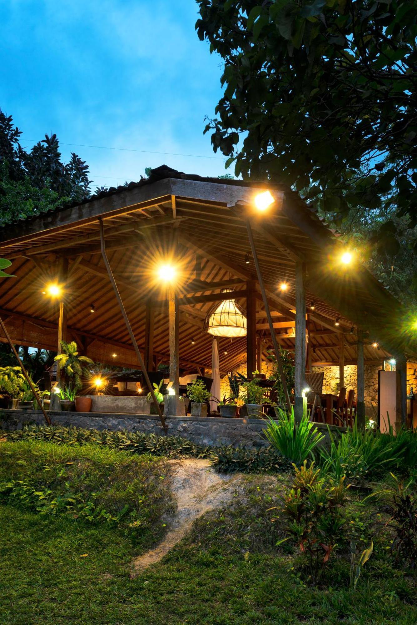 Villa Blue Steps Yogyakarta Esterno foto