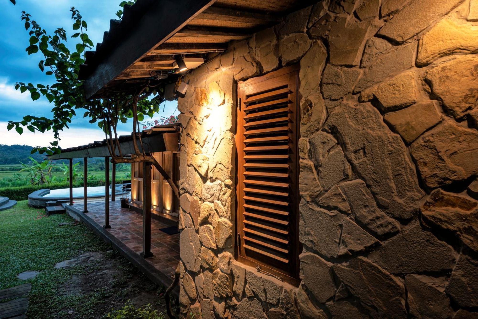 Villa Blue Steps Yogyakarta Esterno foto