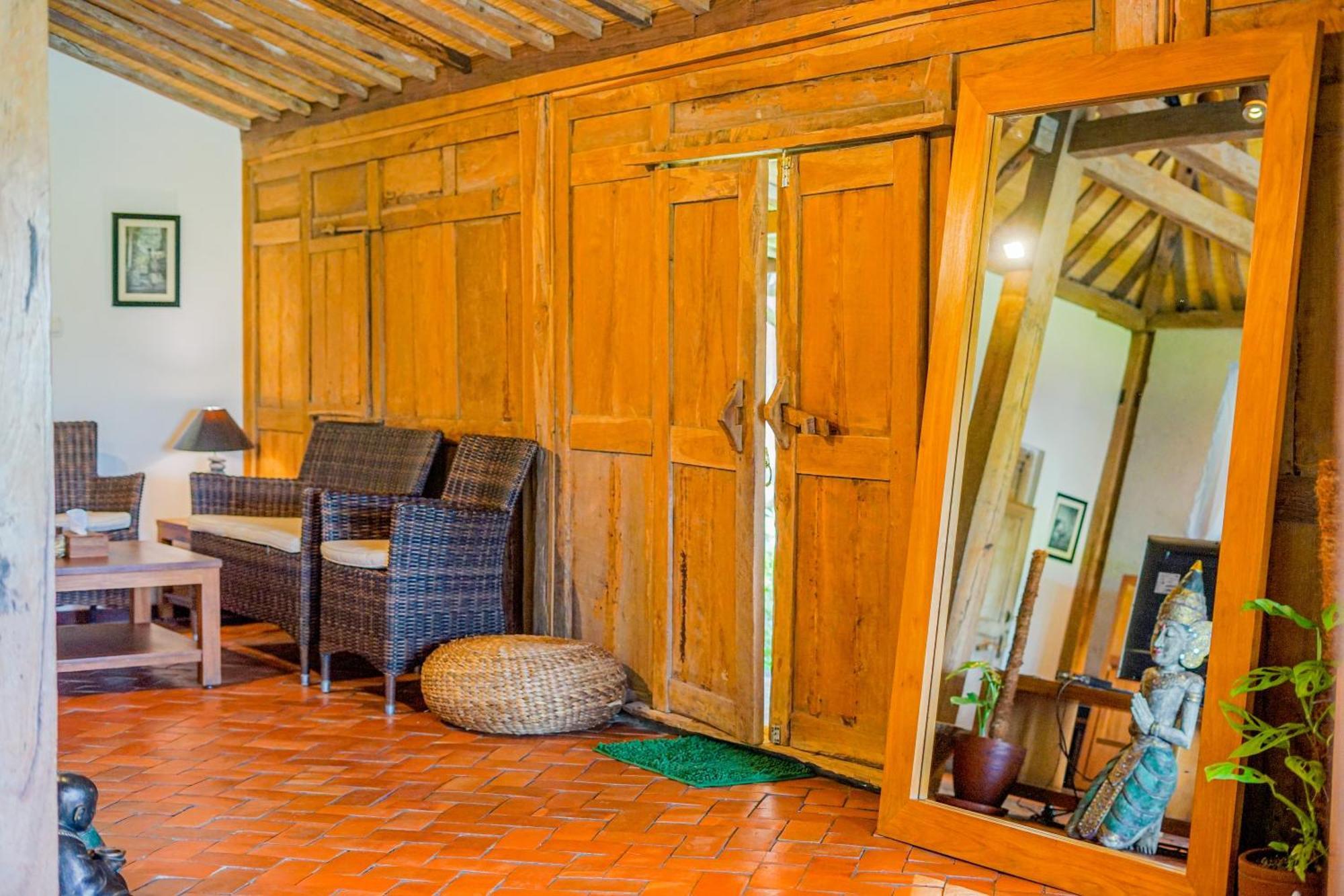 Villa Blue Steps Yogyakarta Esterno foto