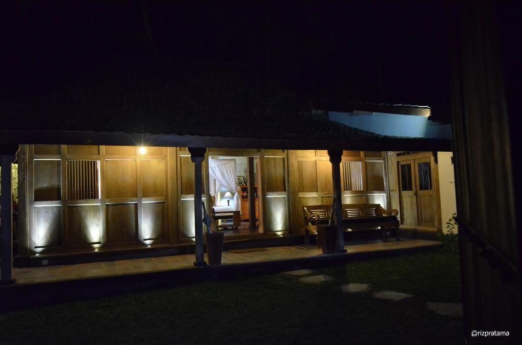 Villa Blue Steps Yogyakarta Esterno foto